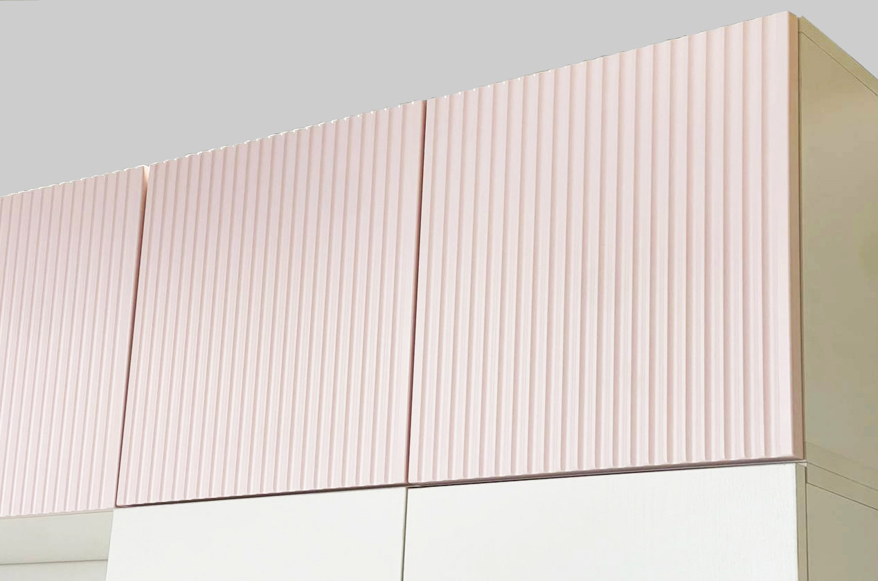 Антресоль трехдверная Зефир 119.01 белое дерево/пудра розовая (эмаль)